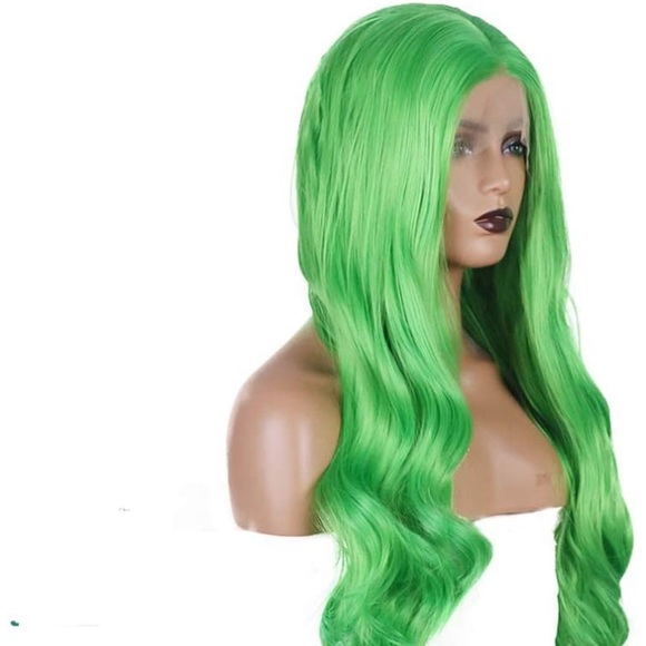 💕22” GREEN BODY WAVE LACE-FRONT WIG *NEW*